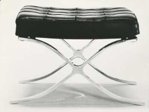 Baercelona-Hocker 251 von Ludwig Mies van der Rohe