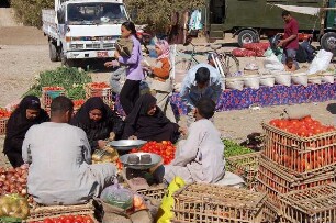 Luxor - Markttag : Markttag im Dorf El Gourna bei Luxor, aufgenommen 2006
