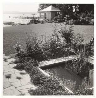 Garten Noack, Berlin-Friedrichshagen: Wasserbecken und Bootssteg