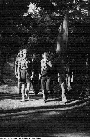 Freie Deutsche Jugend (FDJ), Schießlehrgang (Nach der Wiedereinführung der allgemeinen Wehrpflicht 1951 in der BRD verstärkte auch die DDR die militärische Ausbildung), August 1952