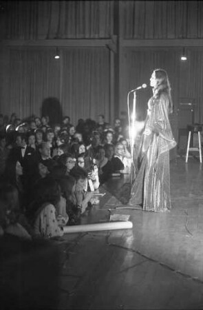 Gastspiel der Sängerin Daliah Lavi in der Schwarzwaldhalle Karlsruhe