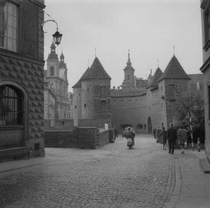 Warschau. Barbakane