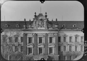Dresden-Neustadt, Hospitalstraße 7. Ehem. Amtsgericht (1892-1894; M. I. Krause, K. L. F. Schmidt). Straßenfront (Teilansicht)