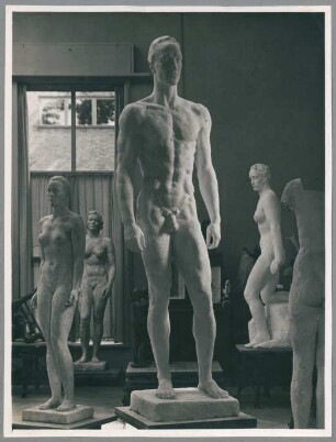 Stehender Jüngling, 1938/39, Gips