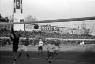 Bukarest: [Fußballspiel] Bucuresti-Berlin, 1 : 0, Spielszene