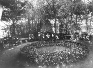 Groß Zicker (Insel Rügen). Heldenfriedhof mit Gedenkstein für die Gefallenen des 1. Weltkrieges