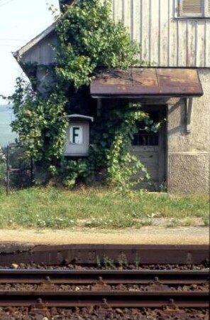 Ellhofen Empfangsgebäude Fernsprecher Bahnsteig