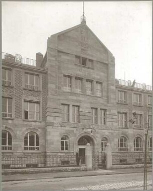 Billing, Hermann; Bruchsal, Rheinstr.; Maschinenfabrik, Verwaltungsgebäude - Eingang (Perspektive)