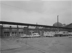 Hauptbahnhof (1892-1898). Ostbau und Hochgleisanlage. Gesamtansicht vom Wiener Platz : Dresden. Hauptbahnhof (1892-1898). Ostbau und Hochgleisanlage. Gesamtansicht vom Wiener Platz