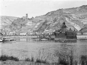 Blick auf Kaub mit Burg Pfalzgrafenstein und Burg Gutenfels
