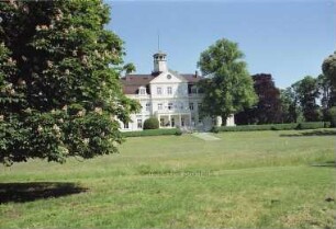 Herrenhaus Blumendorf: Gartenseite