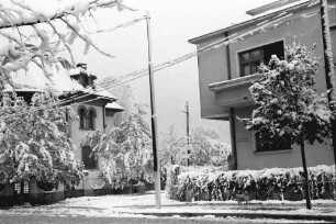 Bukarest: Im Winter, [Straße] Dr. Lister, [Kirche] Elefterie im Schnee