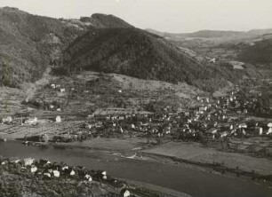 Blick vom Ziegenberg (379 rn) auf Groß-Friesen. (In der Mitte die Brauerei). (Roh-OCR/Texterkennung von Bildkarte) : Großpriesen (heute Velké Březno / Tschechien). Blick vom Ziegenberg (379 m) auf Groß-Friesen