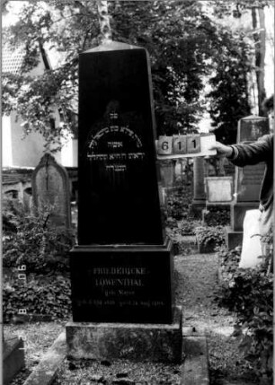 Grabstein 611