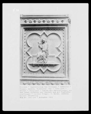 Tür — Zyklus mit Darstellungen aus dem Leben Johannes des Täufers und mit Tugenddarstellungen — rechter Flügel, 7. Reihe, rechtes Relief: Prudentia (Klugheit)