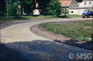 Potsdam, Park Sacrow, Wegebau Schlossrondell - Unterbau und eingeschlämmter Sand.