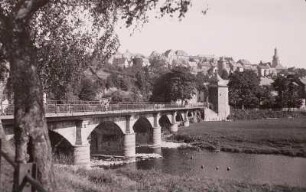 Arnsberg, Ortsansicht : Arnsberg. Ortsansicht von Südwesten mit Straßenbrücke über die Ruhr
