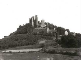 Bornhagen, Burg Hanstein : Bornhagen. Ortsansicht mit Burg Hanstein (1308 begonnen) und Dorfkirche von Südsüdwesten