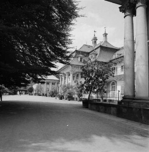 Dresden-Pillnitz. Schloß (1720-1725, M. D. Pöppelmann; 1788-1791, J. D. Schade). Bergpalais, Hofseite
