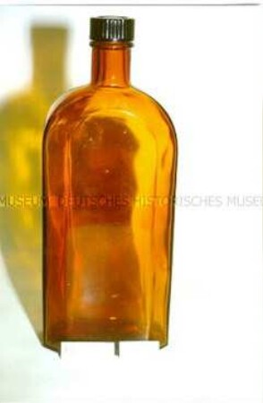 Braune Glasflaschen mit Schraubverschluss