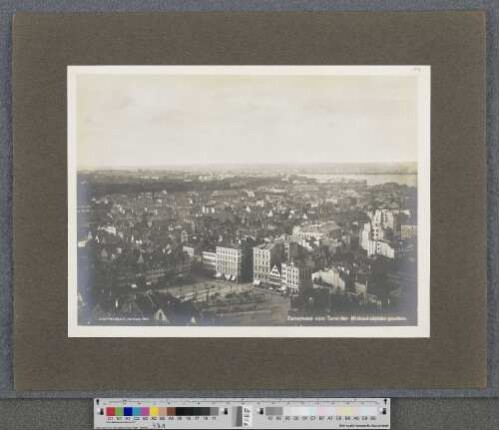 Die große Michaeliskirche im Stadtbild : Panorama vom Turm der Michaeliskirche aus gesehen