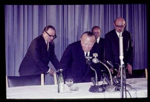 Kanzler-Pressekonferenz 7.5.62.