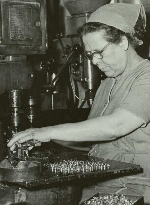 Schreibmaschinen-Montage, VEB Schreibmaschinen-Werk Dresden, 1967