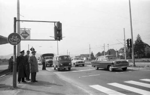 Neue verkehrsabhängigen Ampelanlage an der Kreuzung Battstraße/Herrenalber Straße.