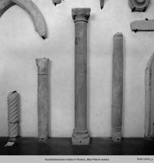 Ionische Säule aus dem Wohnturm der Familie Cosi