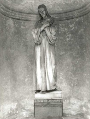Wandgrabmal der Familie Kasalovský : Vosmík, Čeněk: Wandgrabmal der Familie Kasalovský. Sandstein. Detail: Christusstatue. Prag-Vyšehrad, Friedhof Vyšehrad