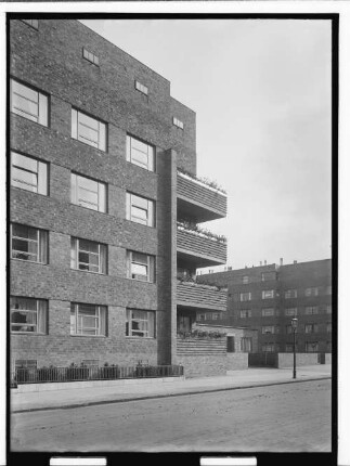 Baublock Koldingstr. Nr. 2 : [Eckansicht]