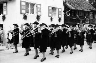 Hausen im Wiesental: Festzug zur Festhalle