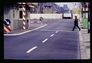 Grenze Invalidenstr. 20.4.75.