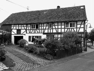 Einhof; Schotten, Zum Schönen Stein 1