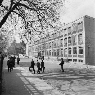 Dresden-Südvorstadt, Mommsenstraße 4. Institutsgebäude der Fachrichtung Chemie (seit 1994 Walther-Hempel-Bau) der Technischen Universität Dresden