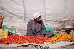 Luxor - Markttag : Markttag in El Gourna bei Luxor, aufgenommen 2006 bei Luxor