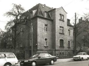 Dresden-Trachau, Wilder-Mann-Straße 48. Wohnhaus. Straßenansicht mit Einfriedung