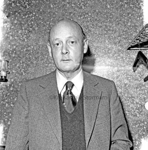 Loose, Siegfried: geboren 23.06.1915, gestorben 12.05.1996: seit 1962 CDU-Stadtverordneter, ab 1966 stellvertretender Bürgervorsteher in Ahrensburg; von 1967 bis 1979 Landtagsabgeordneter: Einwohner von Ahrensburg: 1975 Bundesverdienstkreuz am Bande