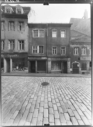 Meißen, Burgstraße 25/26. Wohnhäuser mit Läden (18. Jh. [Nr. 25] / 16. Jh. [Nr. 26]). Straßenfront
