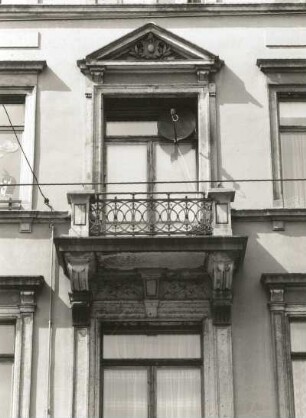 Dresden-Neustadt, Bautzner Straße 51. Wohnhaus mit Laden (um 1890). Balkon