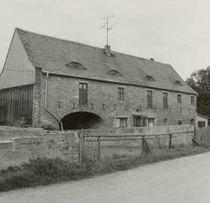 Lengenfeld-Plohn. Rittergut Plohn, auch Burg Plohn (nach 1633). Torhaus. Hofansicht