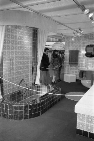 Ausstellung "sparen - bauen - wohnen 72" vom 8. - 16. April 1972 in der Schwarzwaldhalle
