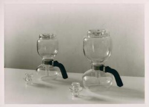 Sintrax Kaffeemaschinen mit einem Griff von Bruno Mauder