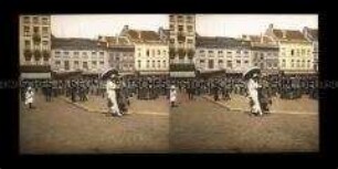 Matrosen und Passanten auf dem Marktplatz, Wapenplaats, in Ostende