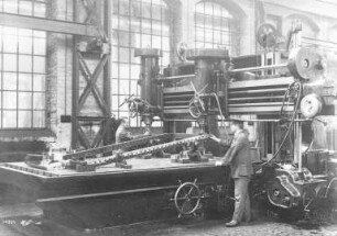Bearbeitung des Bodenrings (Borsig, Tegel) : Technikgeschichte | Maschinenbau | Verkehrswesen | Eissenbahnwesen | Dampflokomotiven