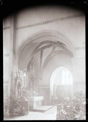 Katholische Stadtpfarrkirche; Südliche Seitenkapelle innen, vor der Restaurierung