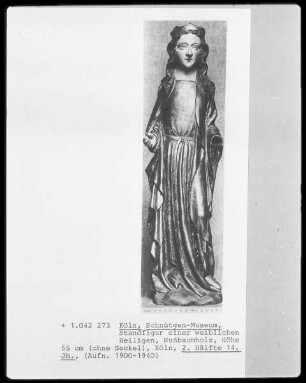 Standfigur einer weiblichen Heiligen