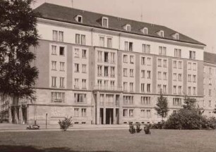 Dresden, Blochmannstraße 1. Wohnhaus, Kopfbau der Wohnzeile Blochmannstraße 1-9 (1954-1955; W. Hänsch)