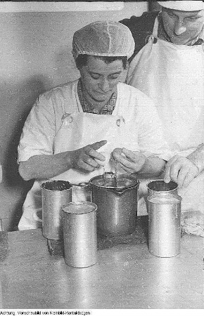 Dresden. VEB Bramsch Dresden, Produktion, März 1953