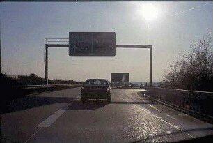 Einfahrt in Kreisel Südwest (Heidelberg Richtung Heilbronn) von Nebenfahrbahn West (Heidelberg Richtung Karlsruhe)